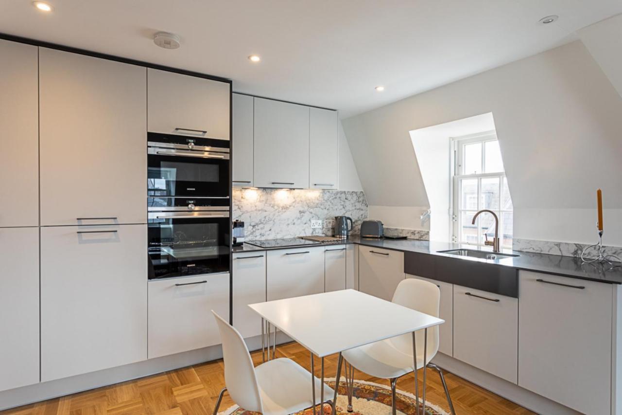 Modern And Stylish Apartment In West Kensington Londýn Exteriér fotografie