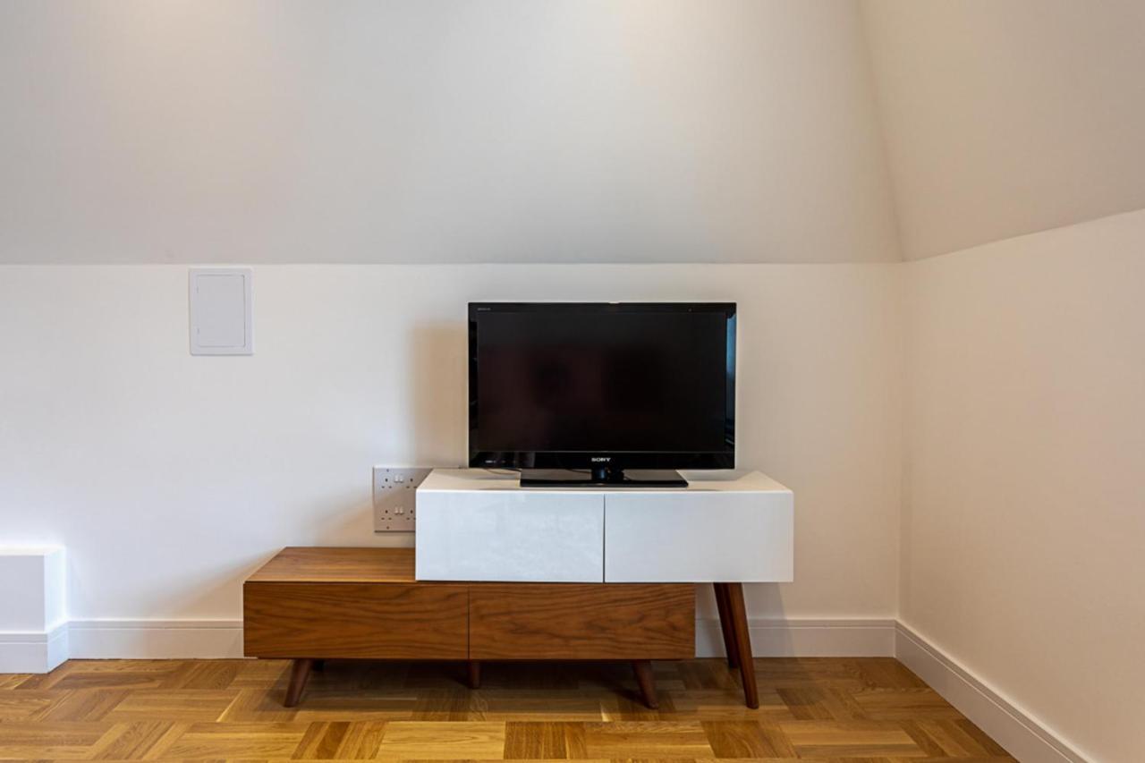 Modern And Stylish Apartment In West Kensington Londýn Exteriér fotografie