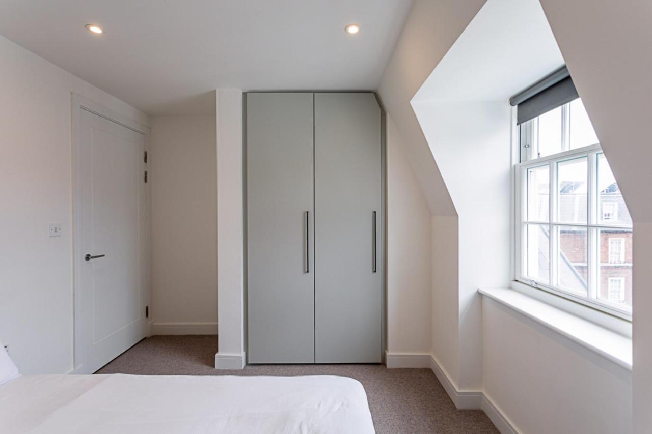 Modern And Stylish Apartment In West Kensington Londýn Exteriér fotografie