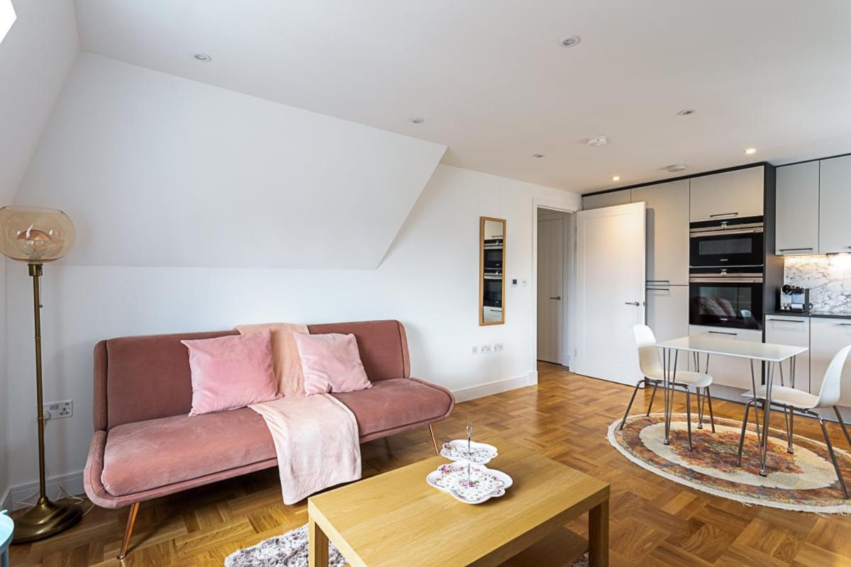 Modern And Stylish Apartment In West Kensington Londýn Exteriér fotografie