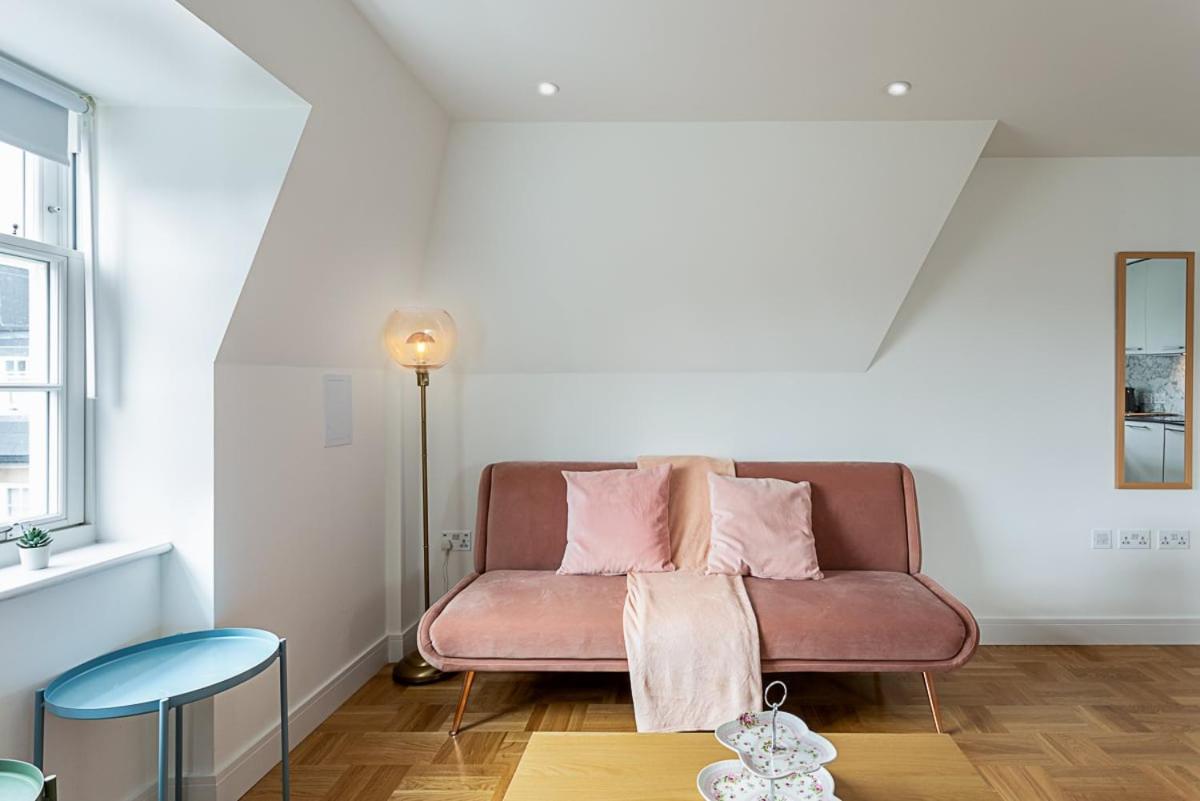 Modern And Stylish Apartment In West Kensington Londýn Exteriér fotografie